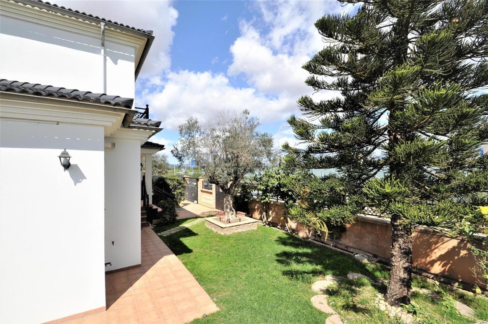 Mit Privatpool Fuer 8 Personen Ca 250 Qm In Marratxi, Mallorca Und Umgebung * Palma